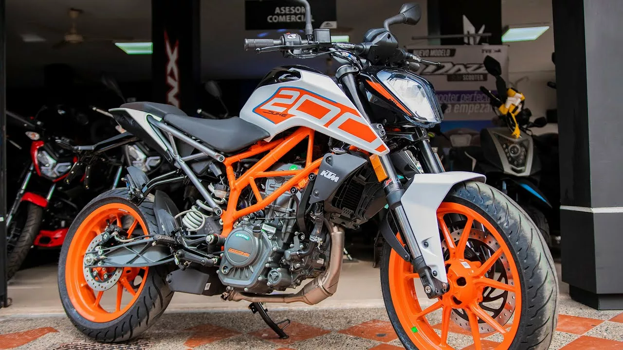 2024 KTM 200 Duke and 250 Duke Introduced with Exciting New Colour Options
