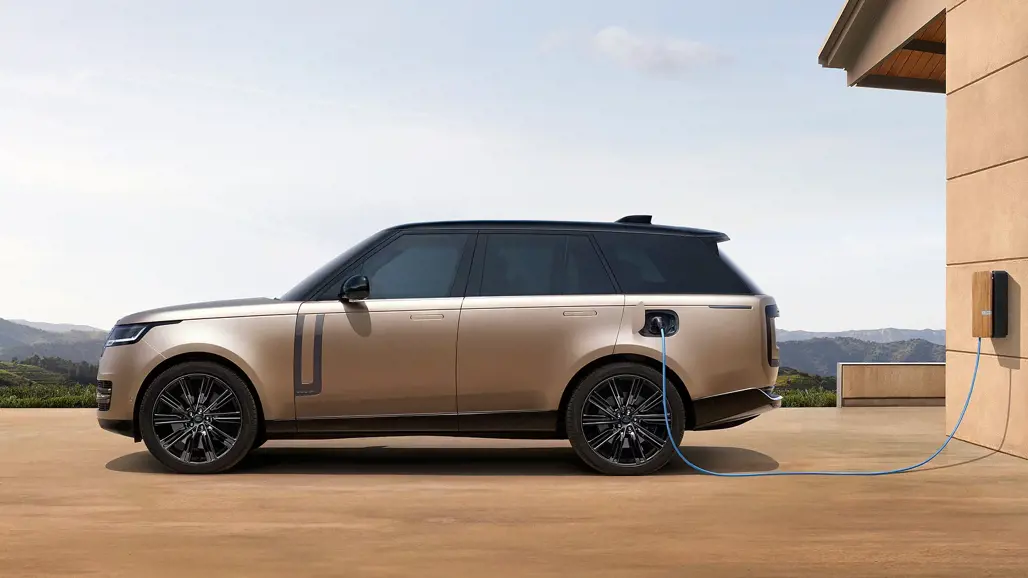 Jaguar Land Rover Shifts Gears  Prioritizes PHEVs Over EVs Due to Slow Global Sales
