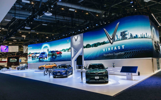 VinFast VF 6 and VF 7 Previewed at Chennai Mall Ahead of Indian Launch