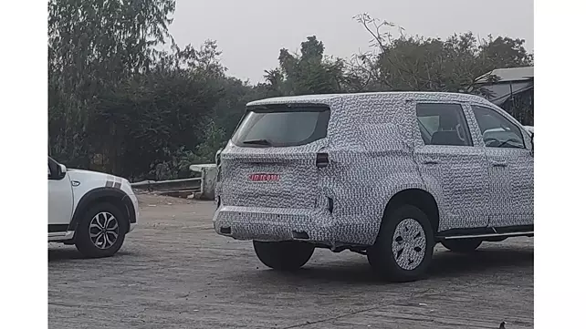 Facelift for MG Gloster Spotted in Testing Phase Features