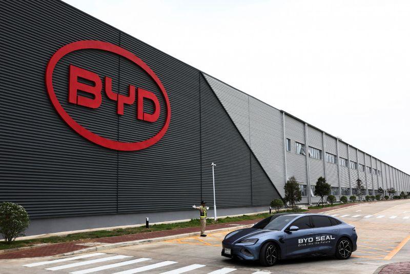 BYD Plans 85000 Crore EV Plant Near Hyderabad Targeting 600k Vehicles Year by 2032