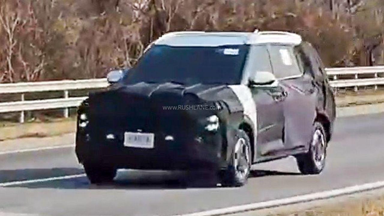 Kia’s Upcoming MPV Spotted Testing Positioned Above Carens